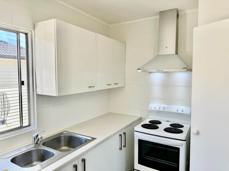 2/1109 New North Road, Mount Albert, Auckland - Carousel 2