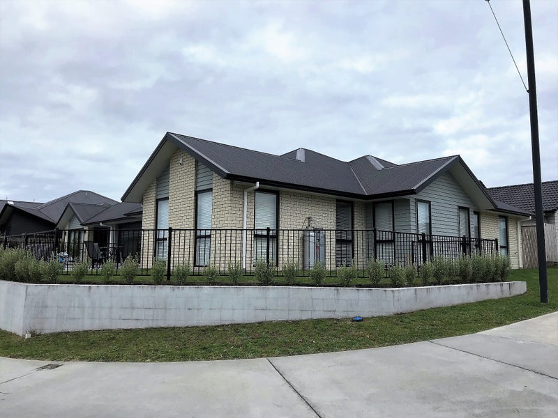 16 Wetherby Road, Flagstaff, Hamilton - Carousel 2