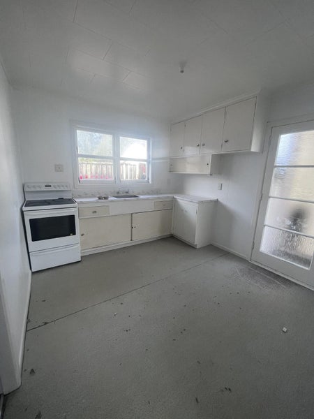 55 Oregon Drive, Maoribank, Upper Hutt - Carousel 2