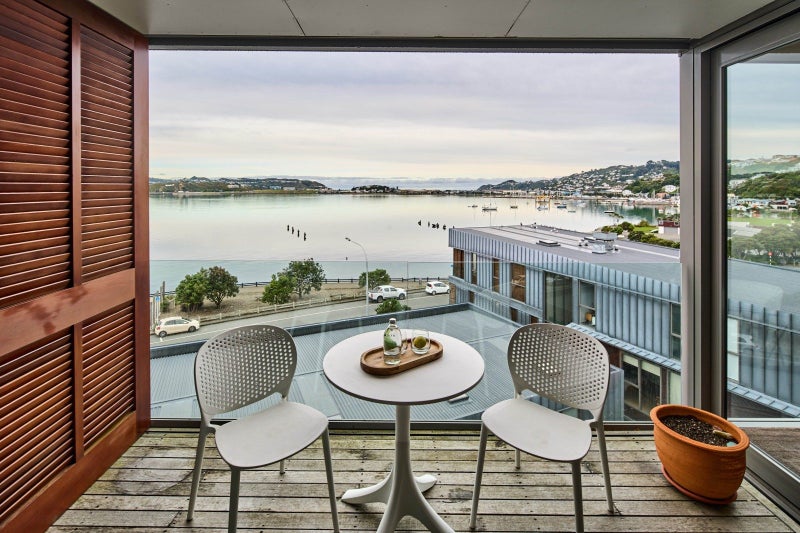 S504/326 Evans Bay Parade, Hataitai, Wellington - Carousel 1