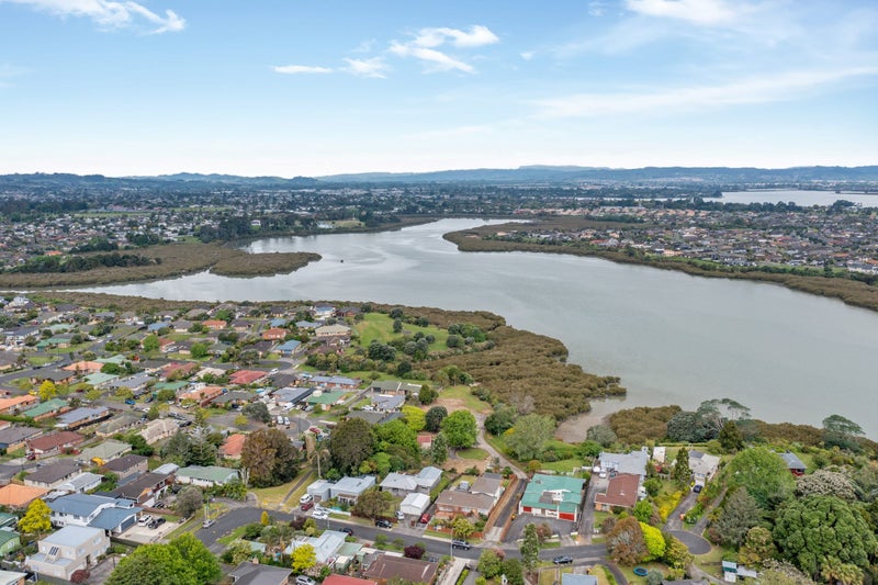8A Lucas Place, Weymouth, Auckland - Carousel 19