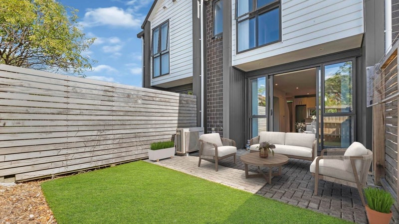 7/126 Canal Road, Avondale, Auckland - Carousel 1