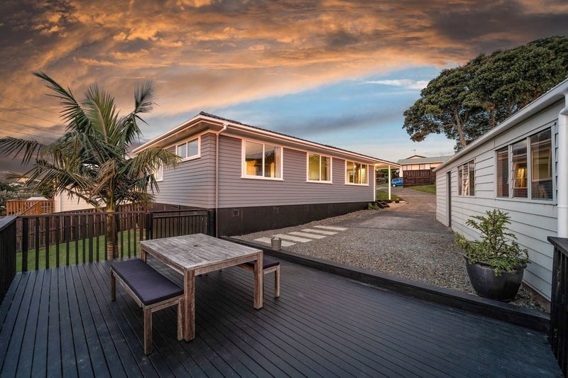 14 Arlette Place, Massey, Auckland - Carousel 1