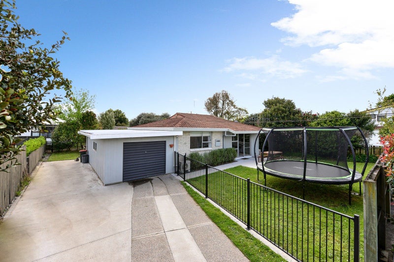 13 Casper Street, Fairfield, Hamilton - Carousel 2
