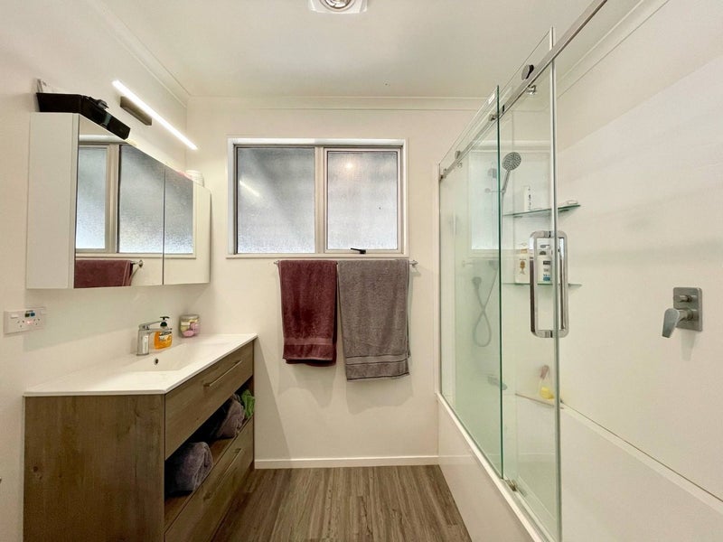 10 Wicklow Place, Bell Block, New Plymouth - Carousel 17
