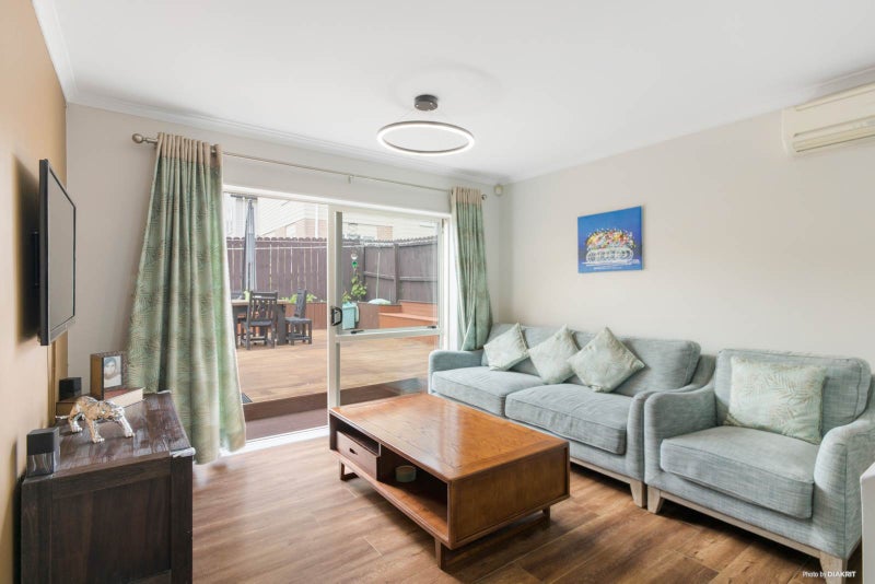 37 Brashier Circle, Sunnyvale, Auckland - Carousel 2