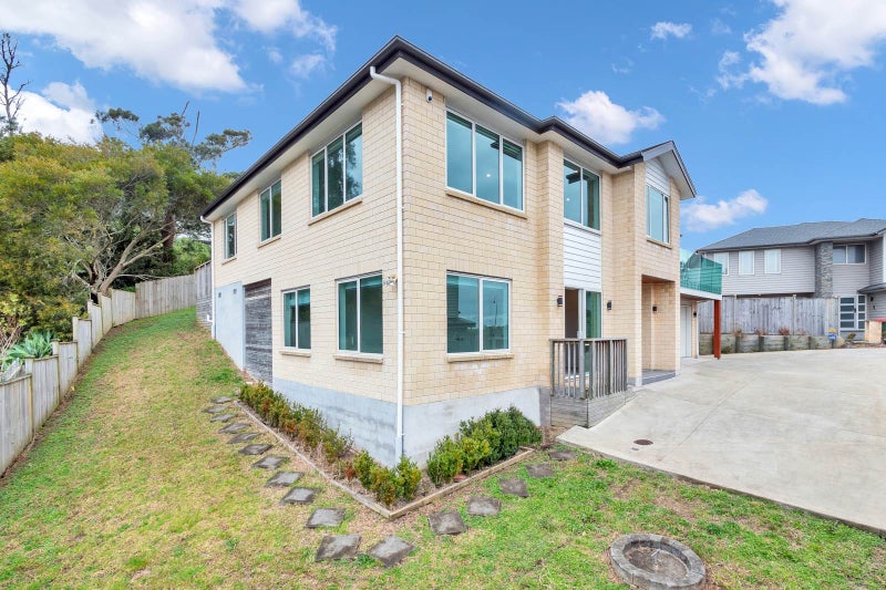 33 Keating Rise, Northcross, Auckland - Carousel 2