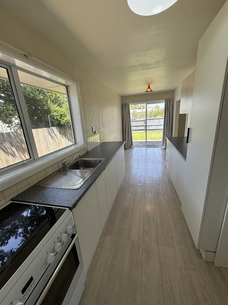 2/118 Estuary Road, South New Brighton, Christchurch - Carousel 2