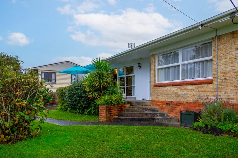 26 Barron Drive, Green Bay, Auckland - Carousel 24