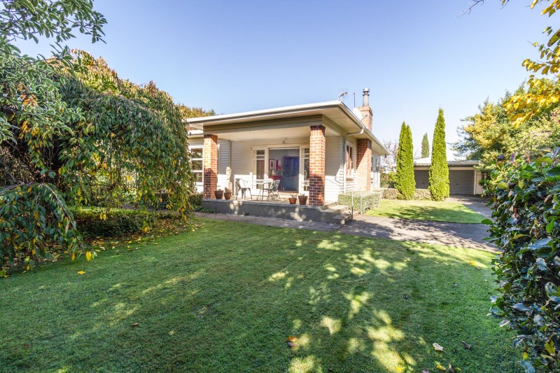 32 Tollemache Road East, Longlands, Hastings - Carousel 1