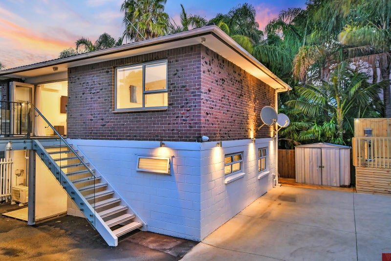 5/5 Lyon Avenue, St Lukes, Auckland - Carousel 1