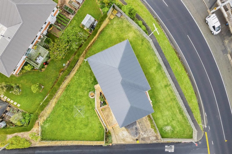 1 Thomson Street, Green Island, Dunedin - Carousel 25