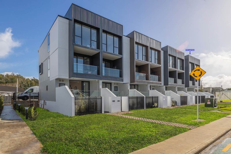 7/218 Lake Road, Northcote, Auckland - Carousel 1