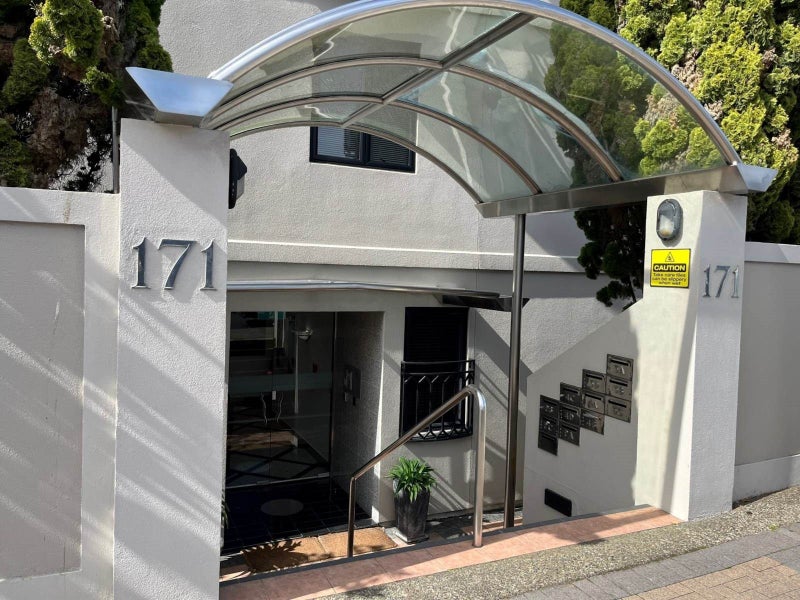 2B/171 Hurstmere Road, Takapuna, Auckland - Carousel 2