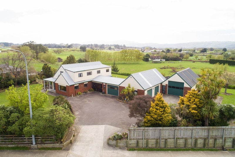 32 James Line, Kelvin Grove, Palmerston North - Carousel 1