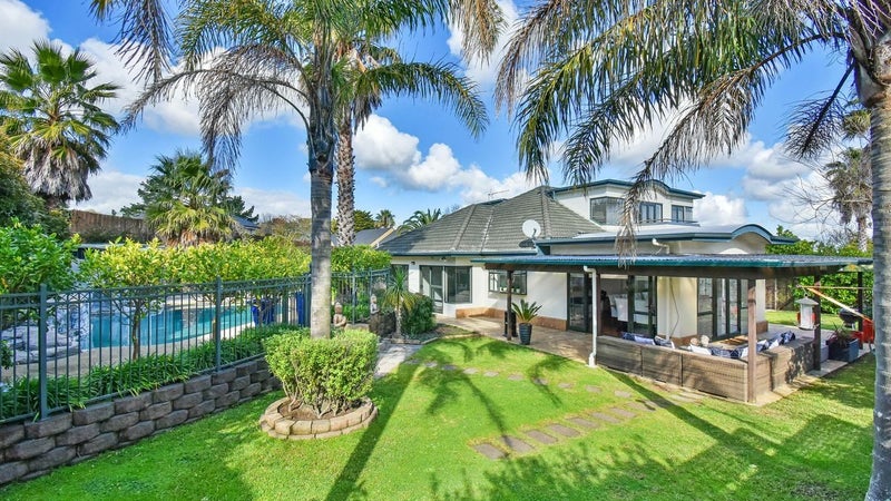 21 Del Mar Court, Shamrock Park, Auckland - Carousel 1