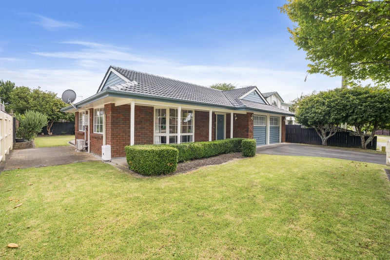 14 Cumbrian Place, Conifer Grove, Takanini - Carousel 2
