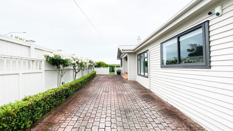 1/1 Paparoa Road, Howick, Auckland - Carousel 2