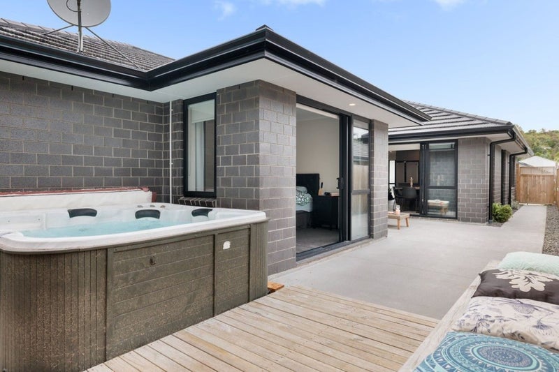 81 Pakanga Grove, Pyes Pa, Tauranga - Carousel 12