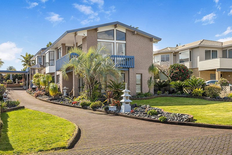 7 Paulownia Place, Totara Heights, Auckland - Carousel 1