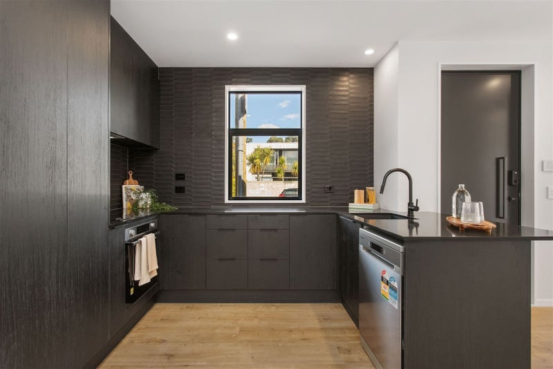 2/57B Carlton Mill Road, Merivale, Christchurch - Carousel 1