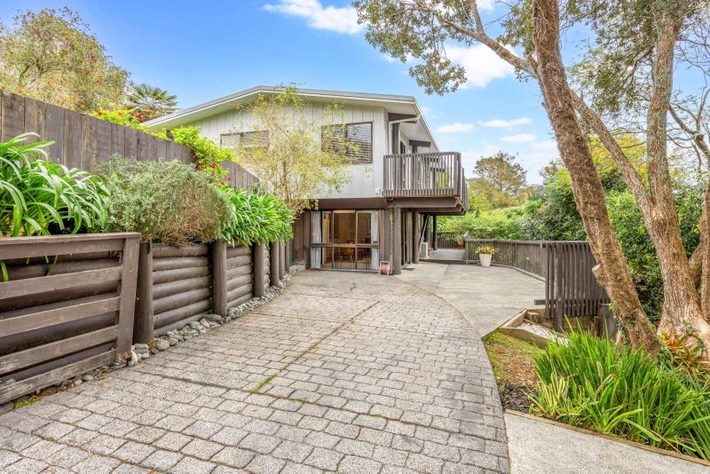 3 Telstar Place, Beach Haven, Auckland - Carousel 2