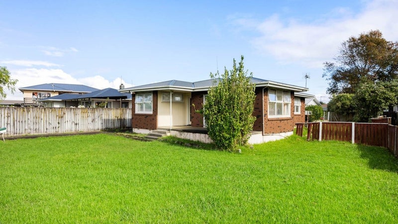27 Mckenzie Road, Mangere Bridge, Auckland - Carousel 1