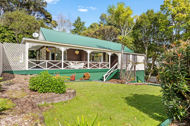 56 Holyoake Place, Chatswood, Auckland - Carousel 1