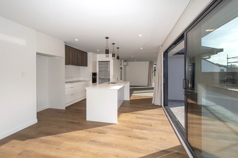 7 Friedeburg Place, MARSHLAND, CHRISTCHURCH - Carousel 2