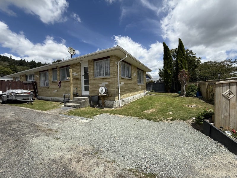 24A Oregon Drive, Maoribank, Upper Hutt - Carousel 1