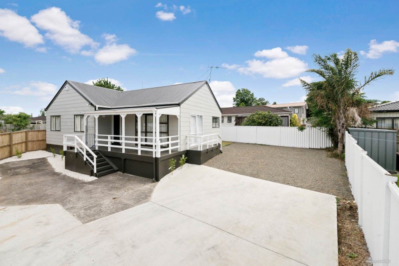 21 Balloch Street, Randwick Park, Auckland - Carousel 1