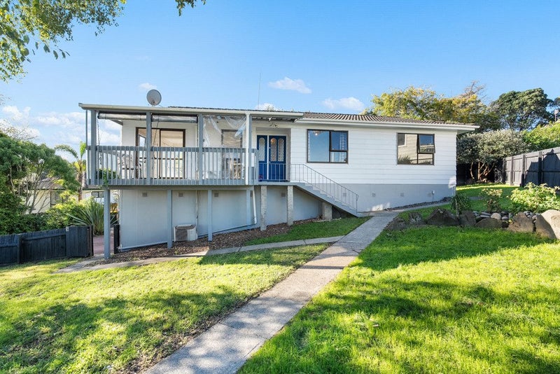10 Rena Place, West Harbour, Auckland - Carousel 1