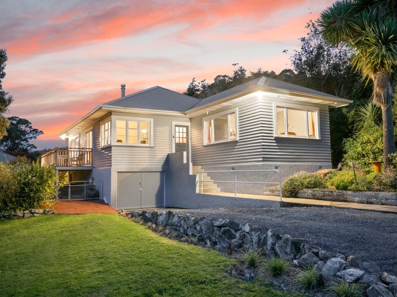 8 Rosehill Road, Macandrew Bay, Dunedin - Carousel 1