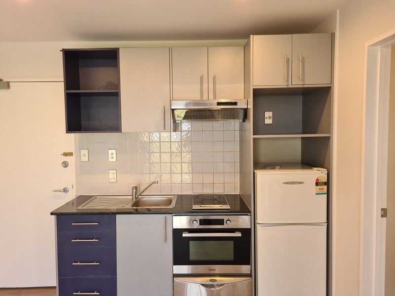 4F/17 Crown Lynn Place, New Lynn, Auckland - Carousel 2