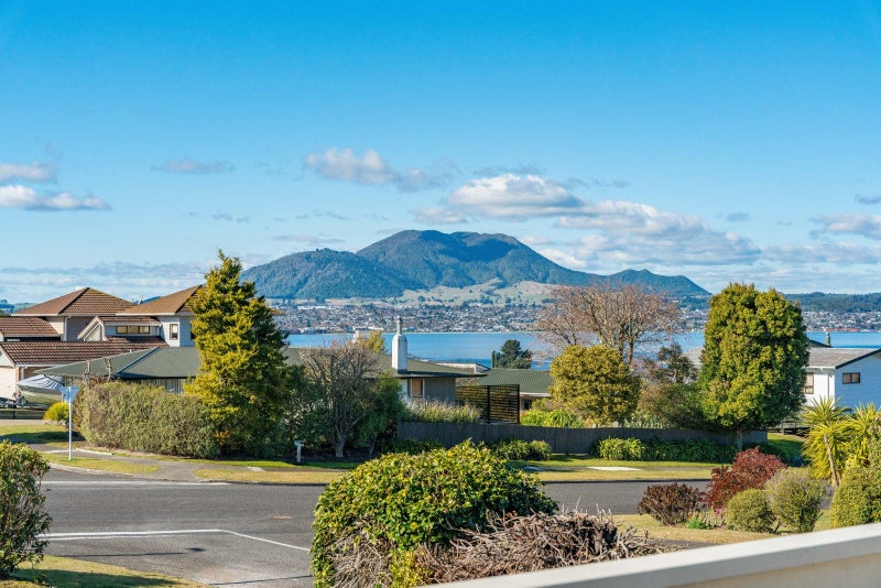 4 Silich Street, Acacia Bay, Taupo - Carousel 1