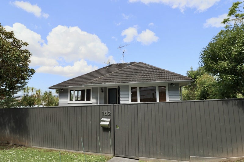 182 Old Titirangi Road, Titirangi, Auckland - Carousel 2