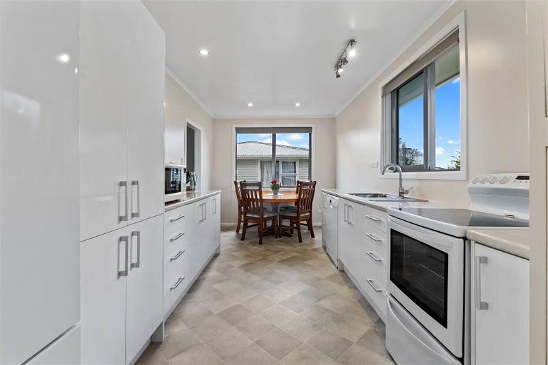 8 Mount View Drive, Mangakakahi, Rotorua - Carousel 1