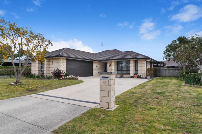 42 Pengover Avenue, Leamington, Cambridge - Carousel 1