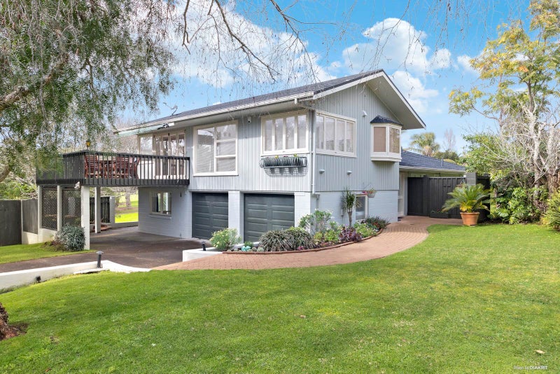 5 Terrylyn Drive, Hillcrest, Auckland - Carousel 1