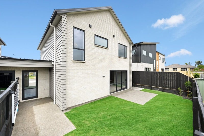 55 Maanihi Drive, Rototuna North, Hamilton - Carousel 2