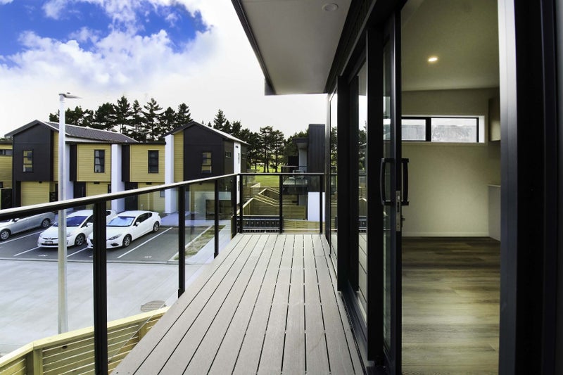 19 The Strand, Wainuiomata, Lower Hutt - Carousel 18
