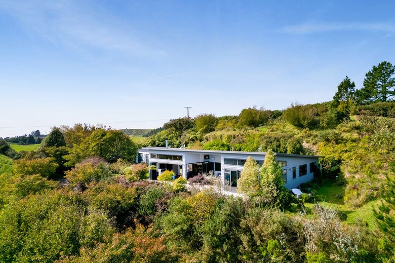 10 Allan Road, Burgess Park, New Plymouth - Carousel 2