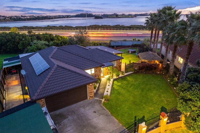 41 Morewa Place, Takanini, Auckland - Carousel 2