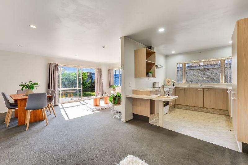 10 Longford Court, Forest Lake, Hamilton - Carousel 2