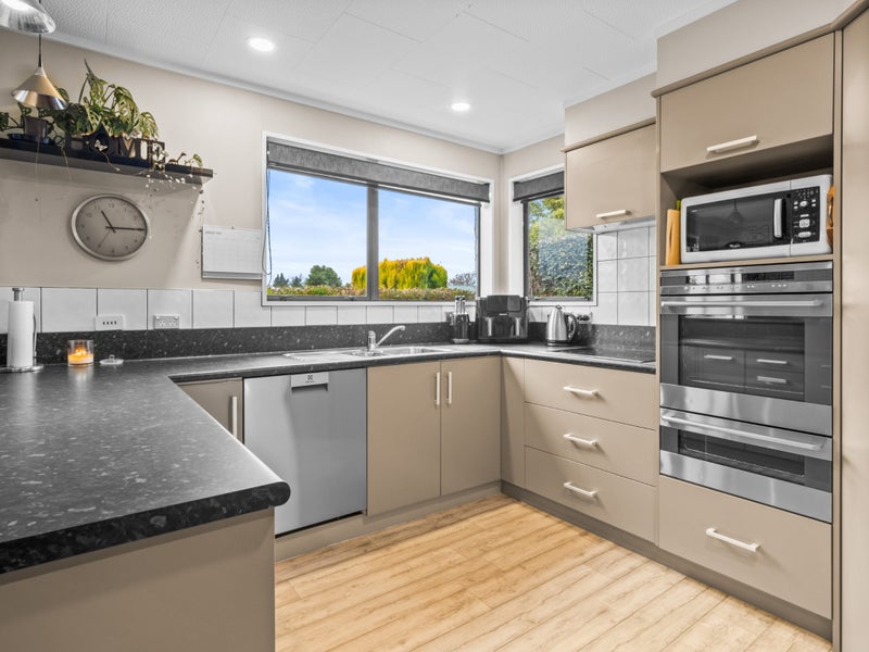 7 Walshs Road, Allenton, Ashburton - Carousel 2