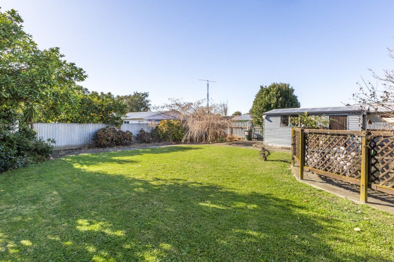 8 Jeffares Place, Taradale, Napier - Carousel 9
