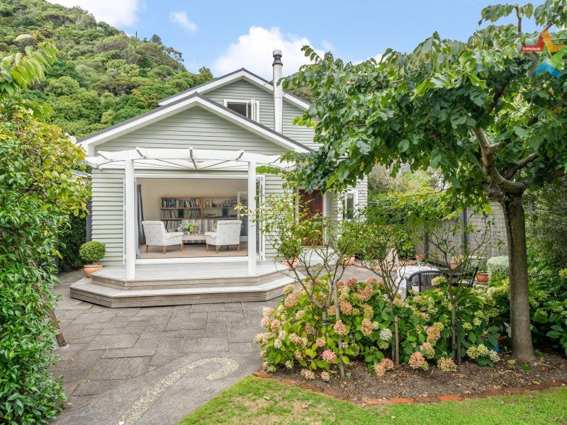 377 Muritai Road, Eastbourne, Lower Hutt - Carousel 1