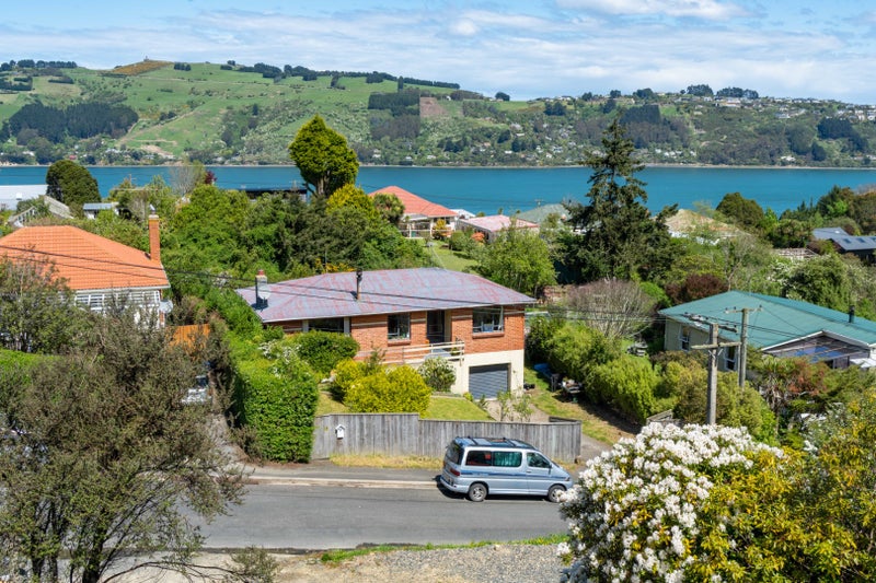 46 Ellesmere Street, Ravensbourne, Dunedin - Carousel 1