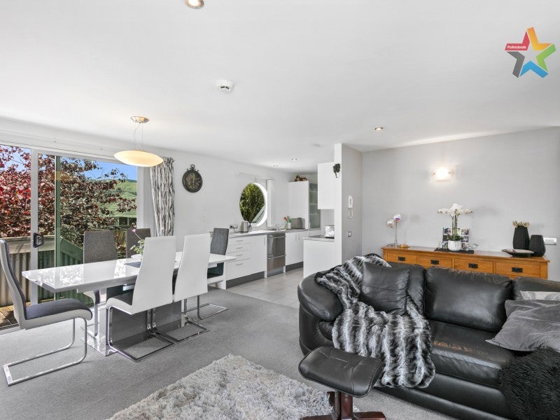 1A/10 Park Avenue, Epuni, Lower Hutt - Carousel 1