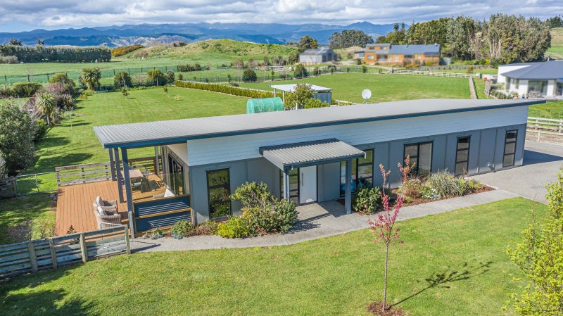 7 Grefor Lane, Waitarere, Levin - Carousel 2